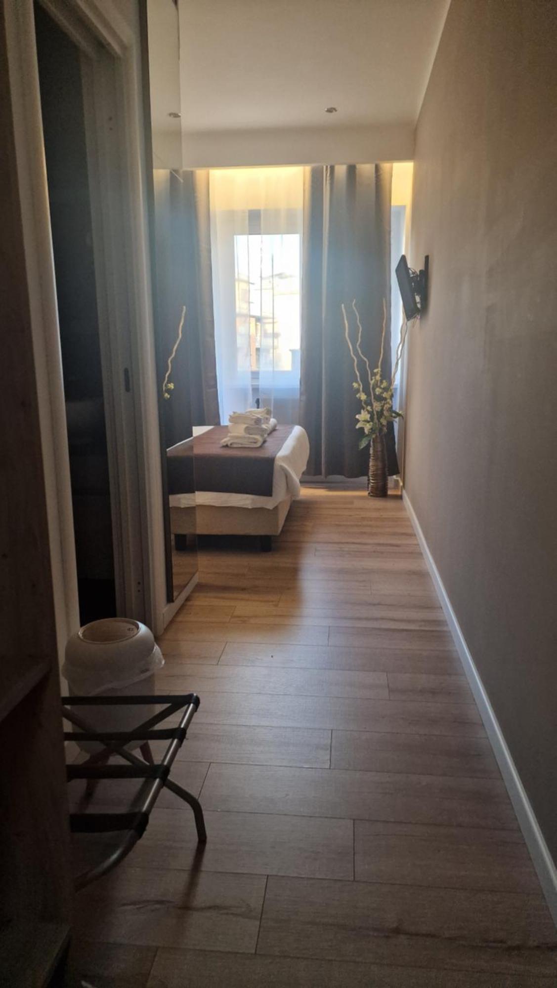 Living Bed & Breakfast Roma Phòng bức ảnh